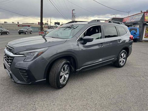 Used 2024 Subaru Ascent Premium AWD/4WD image 3