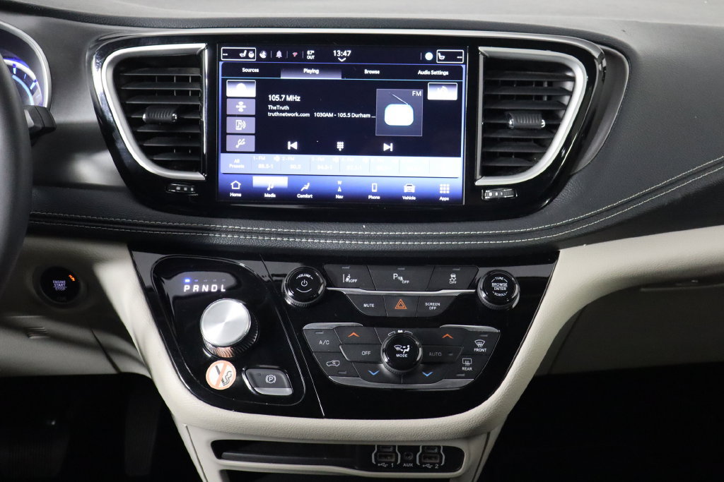 Used 2024 Chrysler Pacifica Limited FWD image 29