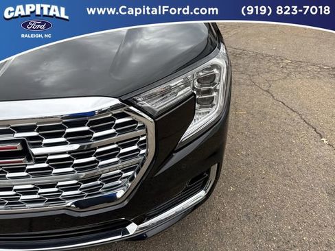 Used 2022 GMC Terrain Denali image 11