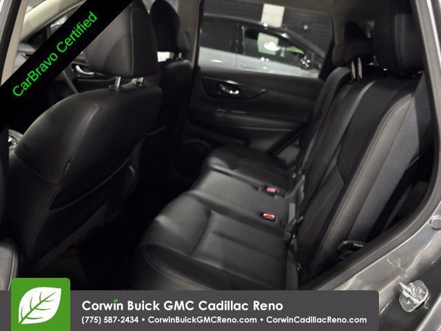 Used 2017 Nissan Rogue SL FWD image 28