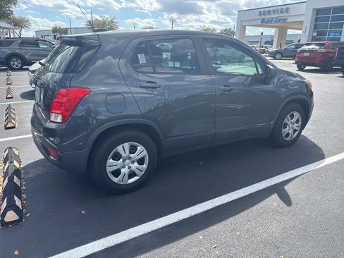 Used 2019 Chevrolet Trax LS image 4