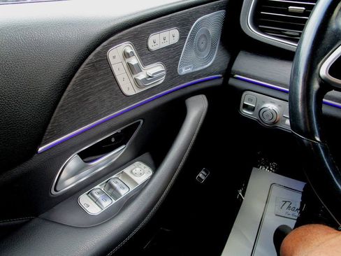 Used 2020 Mercedes-Benz GLE 450 4MATIC image 35