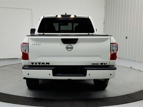 Used 2023 Nissan Titan SV w/ SV Convenience Package image 6