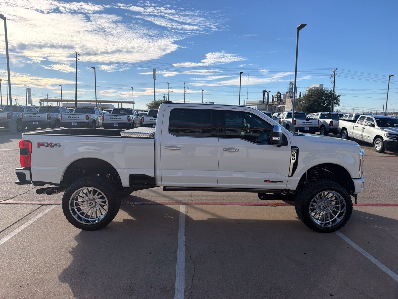 Used 2026 Ford F250 Platinum w/ Platinum Plus Package AWD/4WD image 4