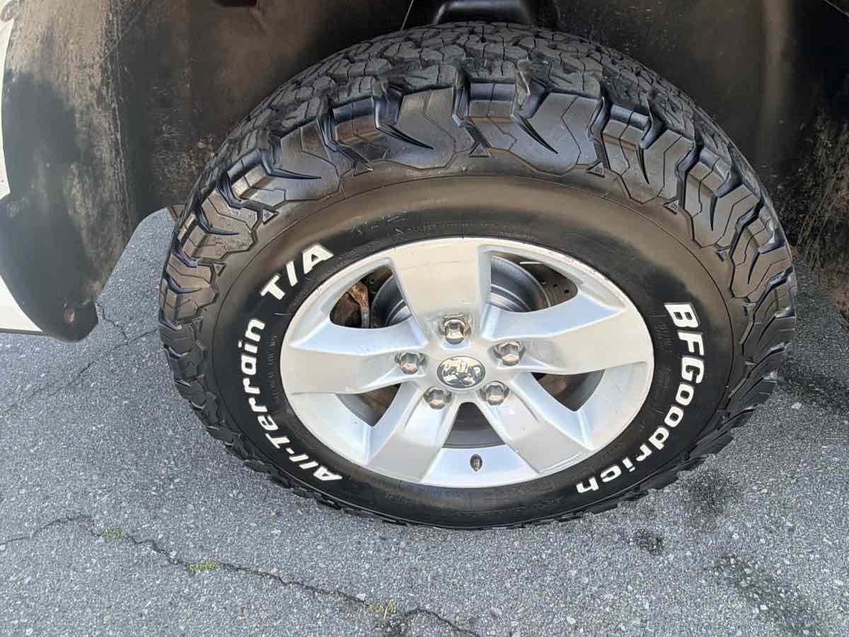 Used 2018 RAM 1500 ST w/ SXT Appearance Group AWD/4WD image 10