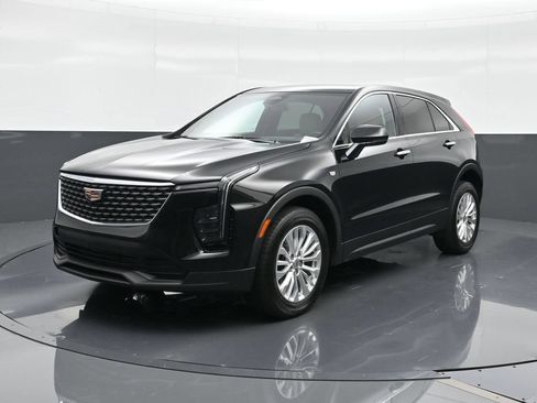 Certified 2024 Cadillac XT4 Luxury FWD image 1