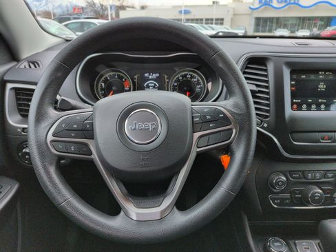 Used 2019 Jeep Cherokee Latitude w/ Popular Appearance Group image 18