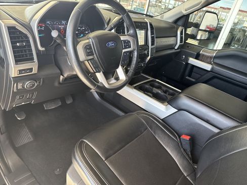 Used 2019 Ford F250 Lariat w/ Lariat Ultimate Package AWD/4WD image 24