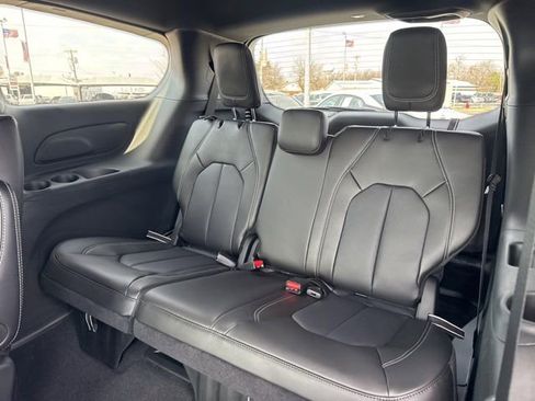 New 2026 Chrysler Voyager LX image 12
