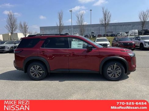 New 2026 Nissan Pathfinder SV w/ SV Premium Package AWD/4WD image 2
