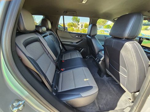 Used 2025 Chevrolet Equinox LT w/ Convenience Package II image 32