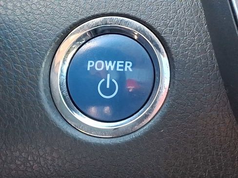 Certified 2019 Toyota Camry XLE image 28