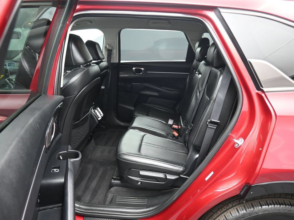 Used 2023 Kia Sorento S FWD image 33