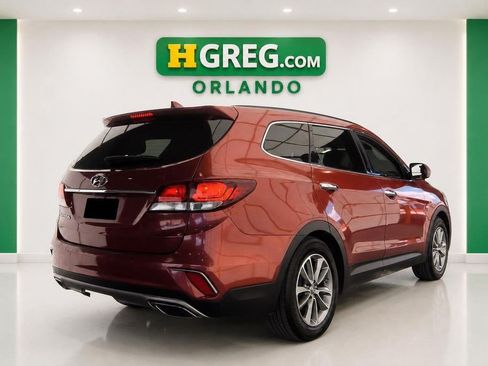 Used 2017 Hyundai Santa Fe SE FWD image 6