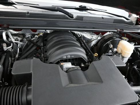 Used 2018 Chevrolet Suburban Premier AWD/4WD image 16