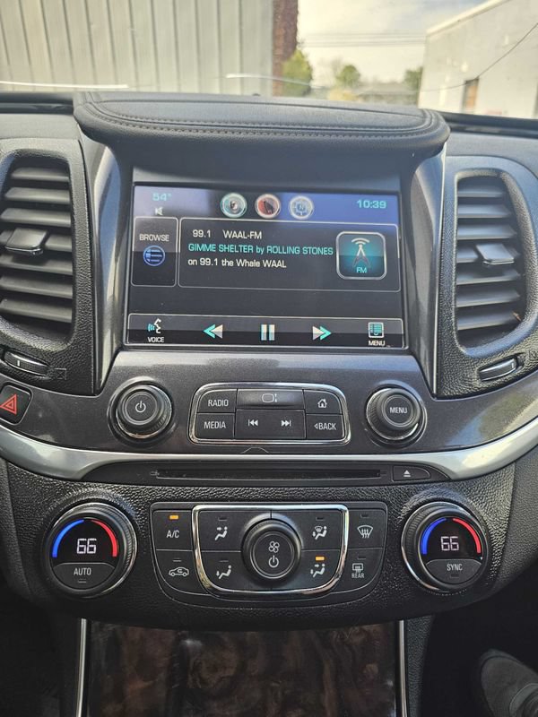 Used 2014 Chevrolet Impala LT w/ Convenience Package FWD image 22