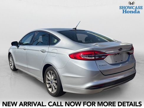 Used 2017 Ford Fusion SE image 4