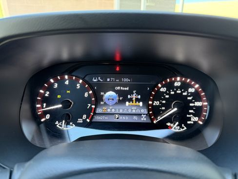 Used 2025 Nissan Frontier PRO-4X AWD/4WD image 18
