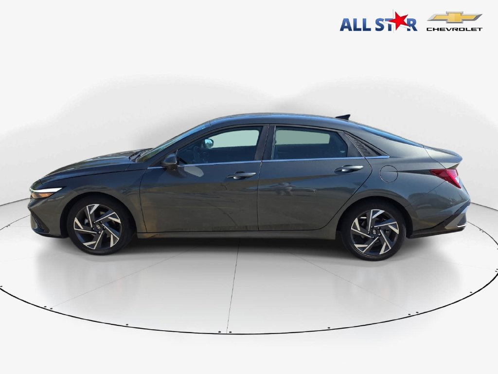 Used 2024 Hyundai Elantra Limited FWD image 7