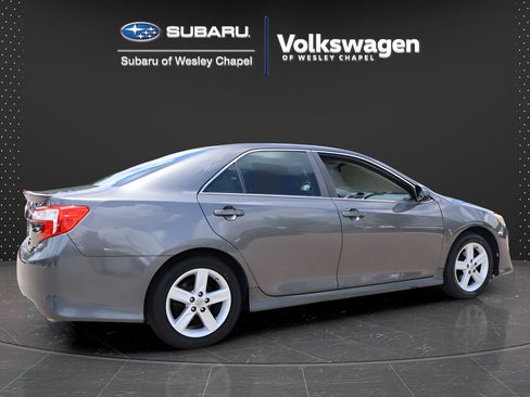 Used 2012 Toyota Camry SE FWD image 7