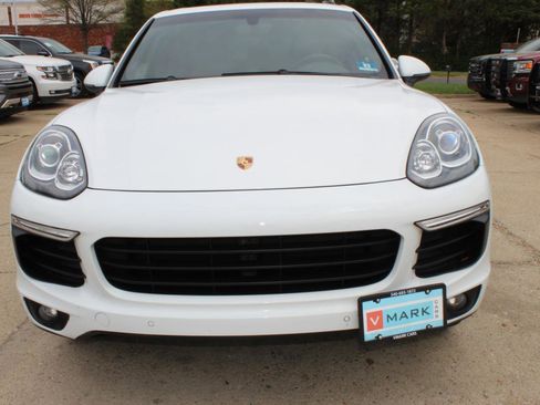 Used 2016 Porsche Cayenne Platinum Edition image 2