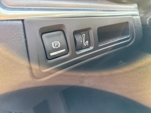 Used 2017 Cadillac XT5 Luxury w/ Driver Awareness Package image 4