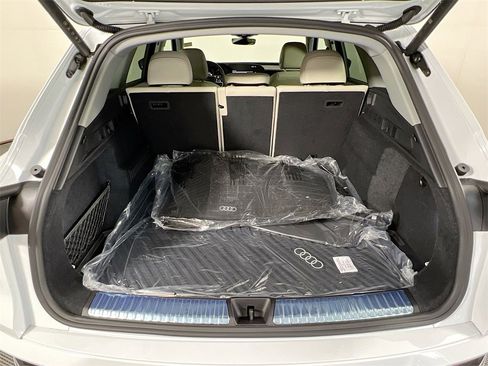 New 2025 Audi Q5 Premium image 23