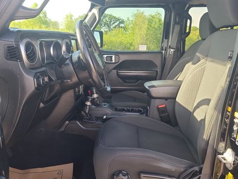 Used 2021 Jeep Wrangler Unlimited Sport AWD/4WD image 13