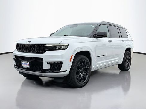 Used 2024 Jeep Grand Cherokee L Summit w/ High Altitude Package image 12