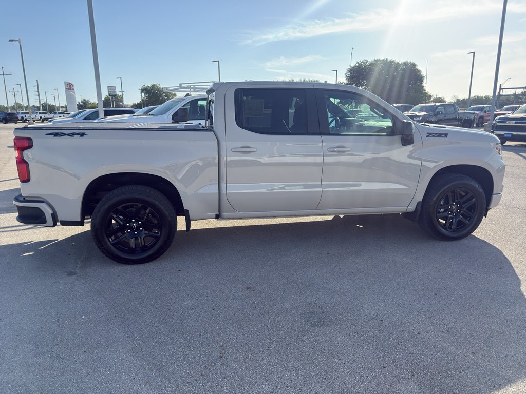 New 2026 Chevrolet Silverado 1500 RST w/ Dark Appearance Package AWD/4WD image 23