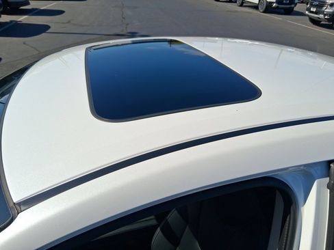 Used 2022 Honda Insight Touring image 14