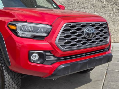 Used 2022 Toyota Tacoma TRD Off-Road AWD/4WD image 7