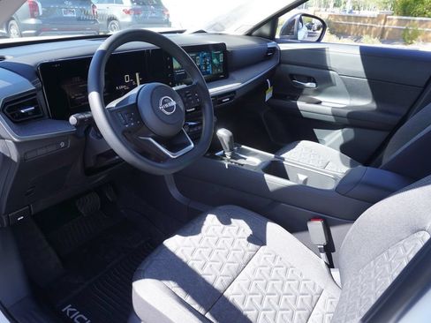 Used 2026 Nissan Kicks SV FWD image 16