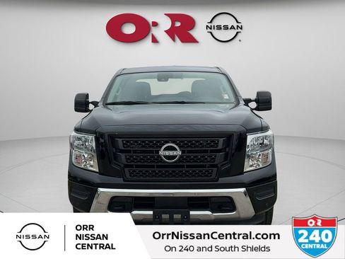 Used 2023 Nissan Titan SV w/ SV Convenience Package RWD image 2