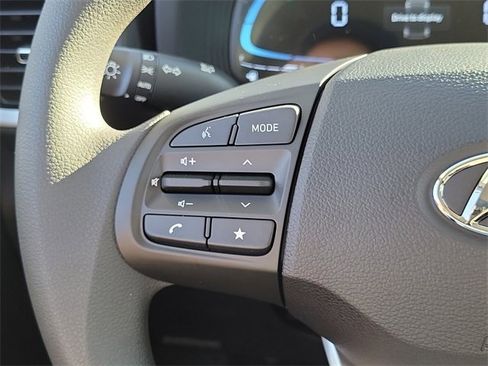 New 2026 Hyundai Venue SE image 5