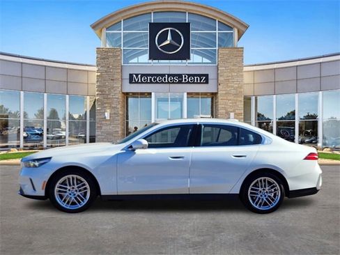 Used 2025 BMW 530i xDrive image 2