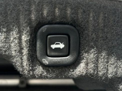 Used 2006 Cadillac XLR V RWD image 44