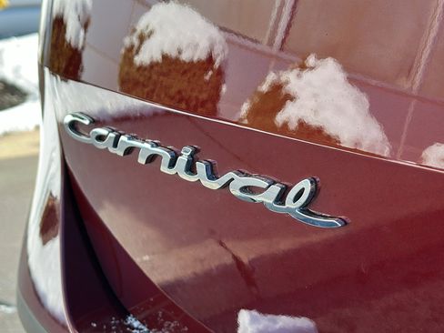 Used 2022 Kia Carnival SX image 10