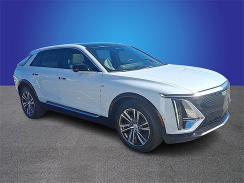 New 2026 Cadillac Lyriq Luxury image 3