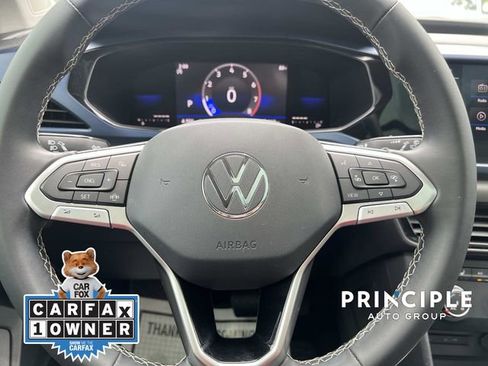 Used 2022 Volkswagen Taos SE w/ Panoramic Sunroof Package FWD image 19