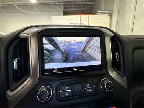 Used 2021 Chevrolet Silverado 1500 LT Trail Boss w/ Convenience Package II image 17