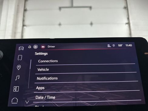 Used 2024 GMC Canyon Denali image 32