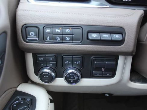 Used 2024 GMC Yukon XL Denali w/ Max Trailering Package AWD/4WD image 29