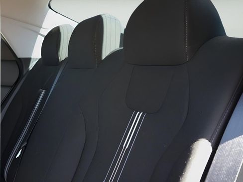 Used 2023 Hyundai Elantra SEL w/ Convenience Package image 31