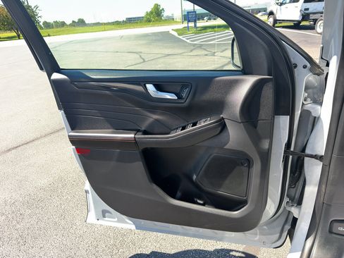Used 2025 Ford Escape ST-Line FWD image 13