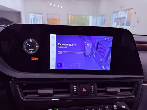 Certified 2025 Lexus ES 350 w/ Premium Package image 23