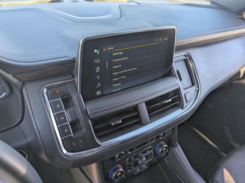 Used 2024 Chevrolet Tahoe Z71 w/ Luxury Package image 26