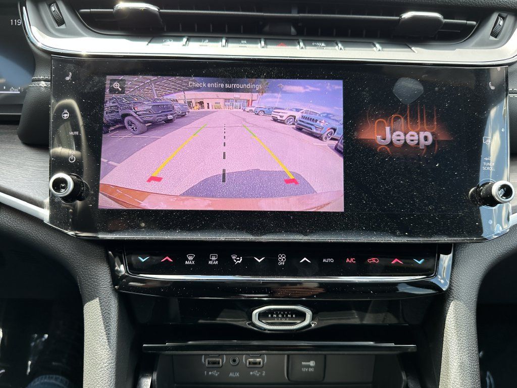 New 2026 Jeep Grand Cherokee L Limited w/ Limited Altitude Package AWD/4WD image 27