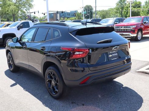 New 2026 Chevrolet Trax LT w/ Driver Confidence Package FWD image 28