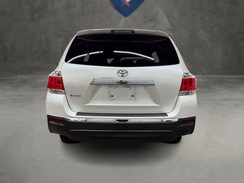 Used 2012 Toyota Highlander FWD image 13